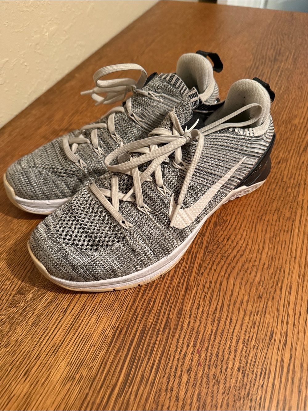 Nike Flyknit Metcon - Gray, Black, White